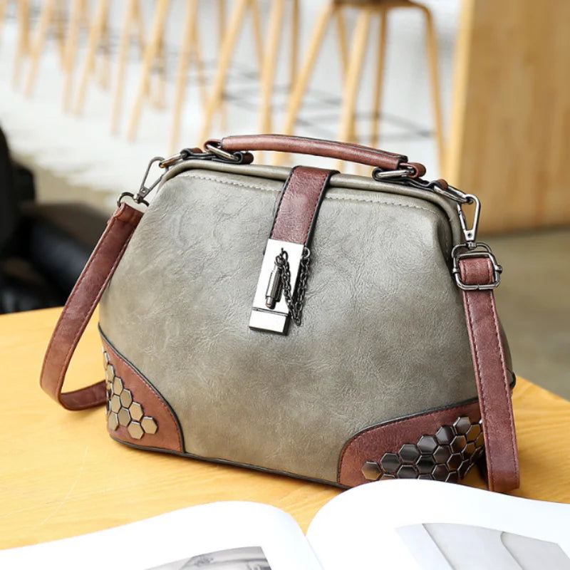Vintage Leather Shoulder Bag — Timeless Everyday Handbag