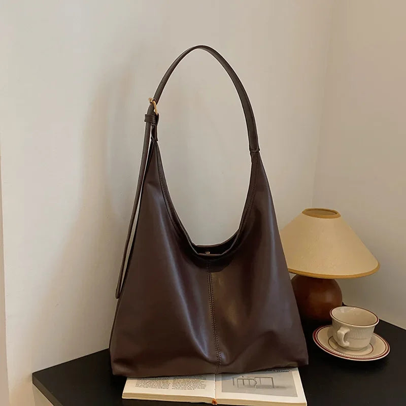 Retro Commuter Tote — Spacious Everyday Shoulder Bag