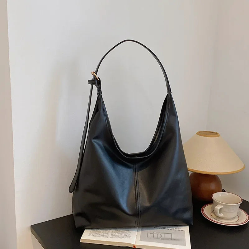 Retro Commuter Tote — Spacious Everyday Shoulder Bag