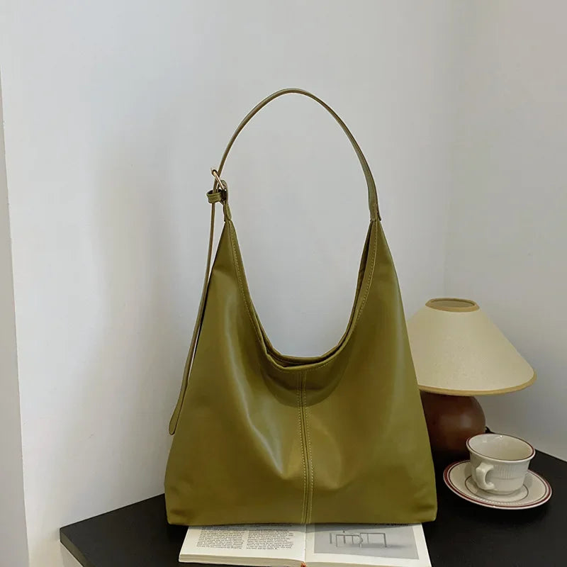 Retro Commuter Tote — Spacious Everyday Shoulder Bag