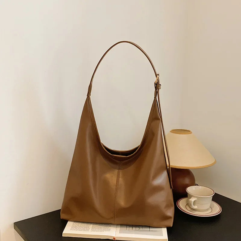 Retro Commuter Tote — Spacious Everyday Shoulder Bag
