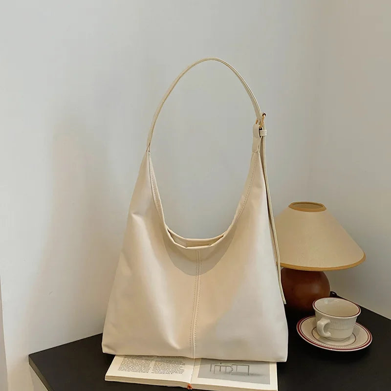 Retro Commuter Tote — Spacious Everyday Shoulder Bag
