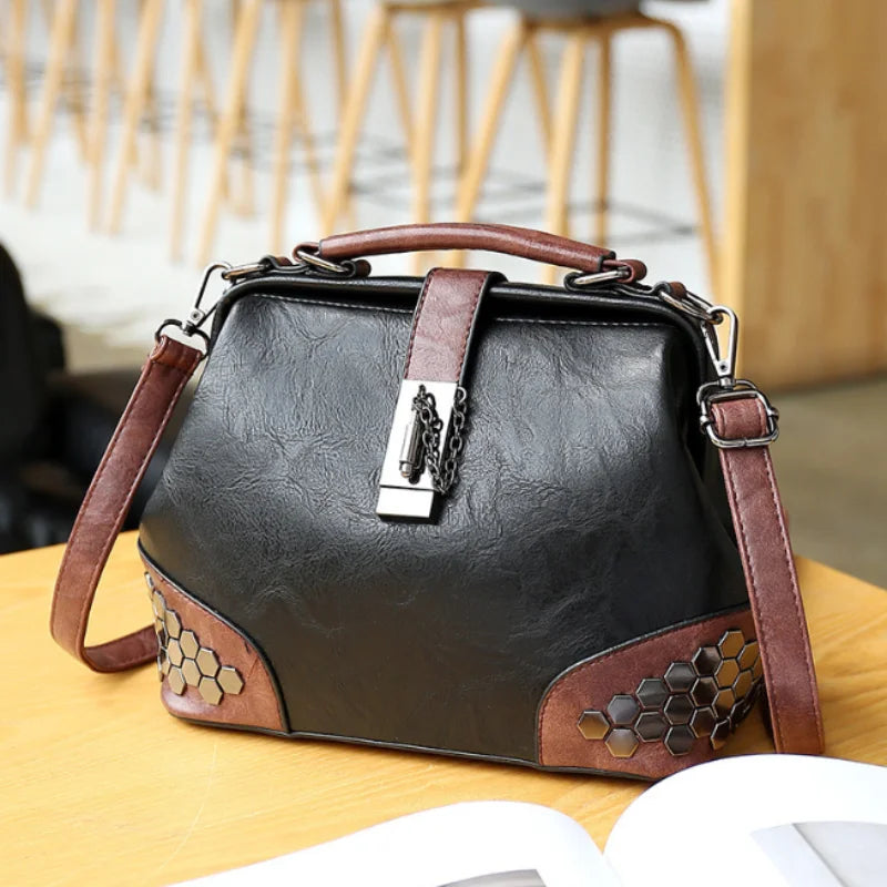 Vintage Leather Shoulder Bag — Timeless Everyday Handbag